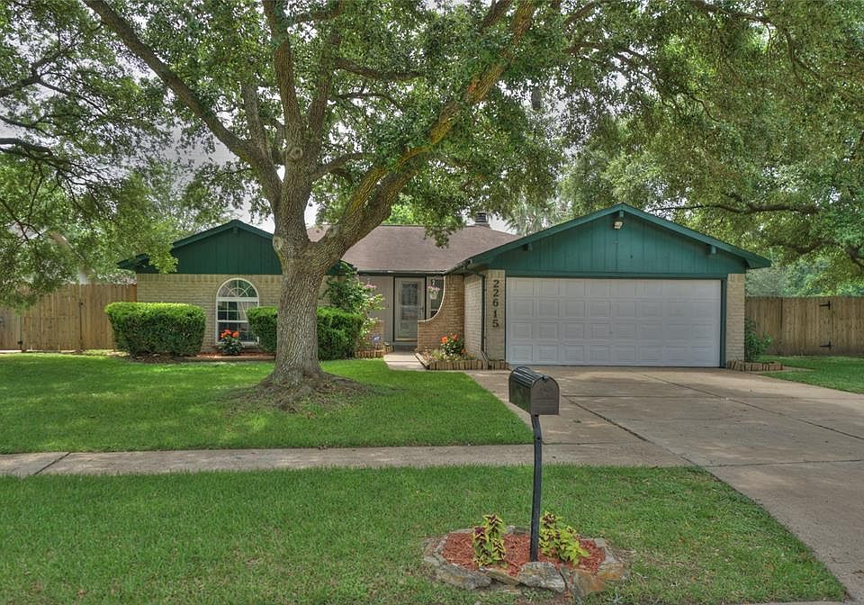 1st image of 22615 Fincastle Dr