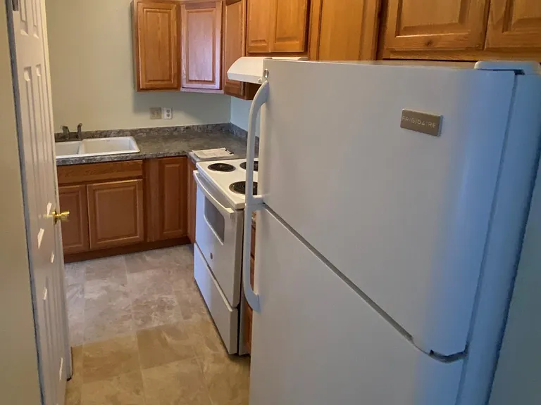 825 Alexander Ct — Photo 6