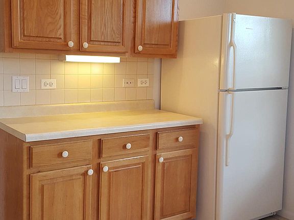 2nd image of 1225 W Grand Ave Fl 2nd
