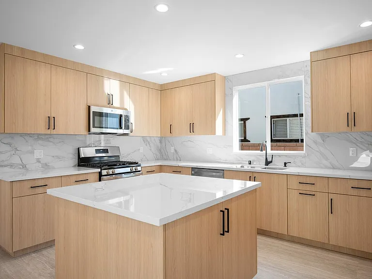 10657 Knapp St — Photo 12
