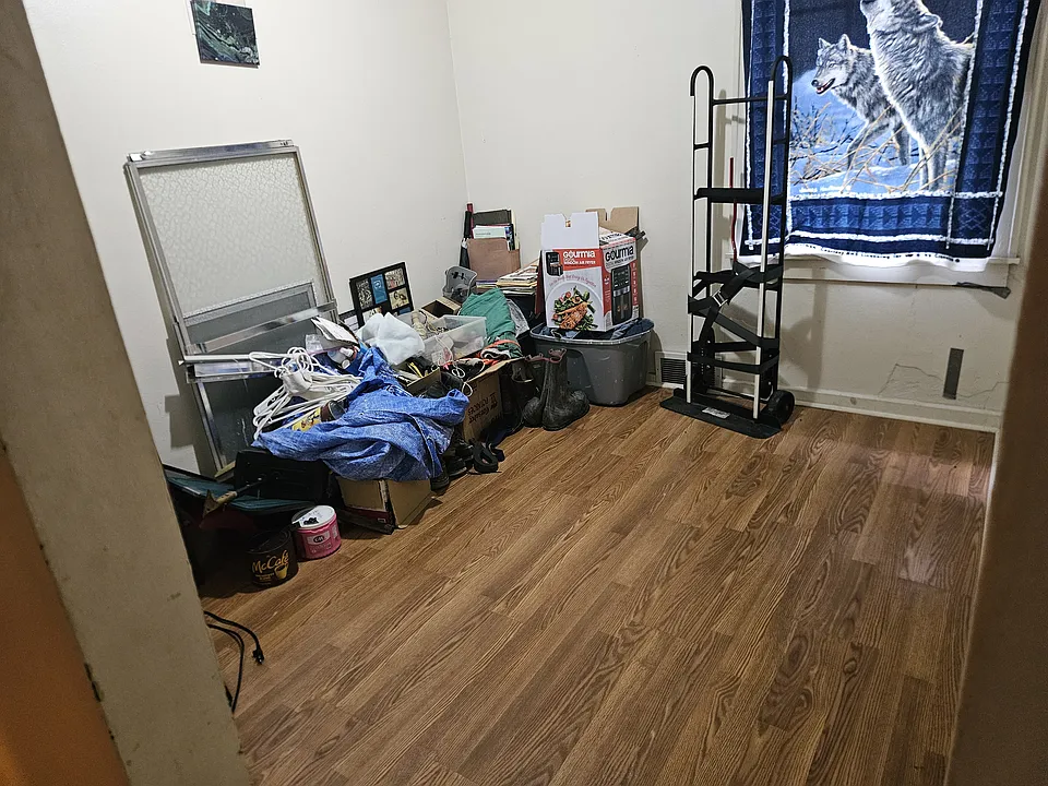 Second bedroom