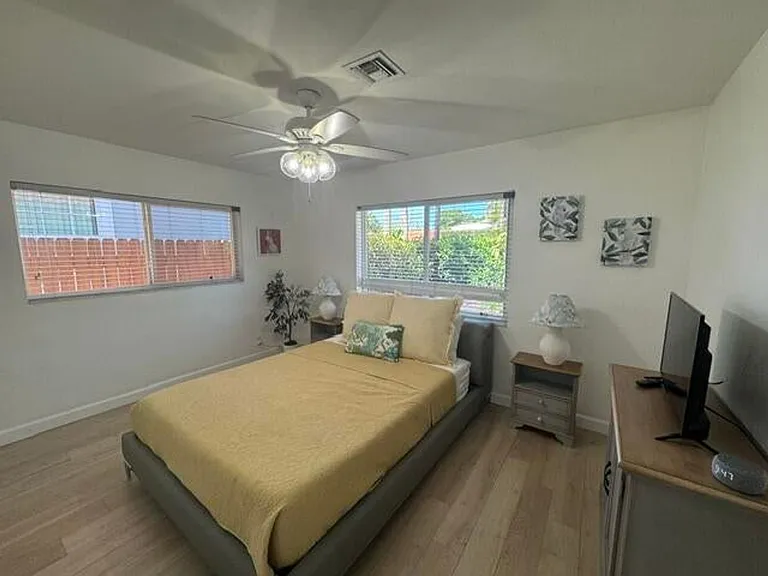 632 SW 8th Ave — Photo 7