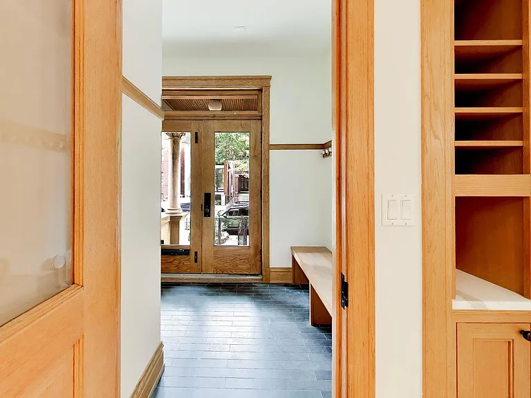 3752 N Wayne Ave — Photo 45