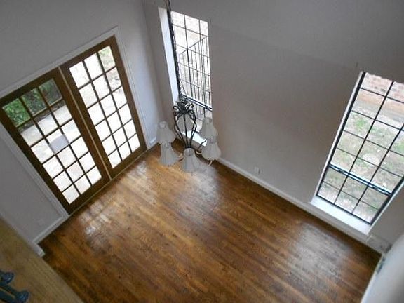 5th image of 2626 Woodpark Dr