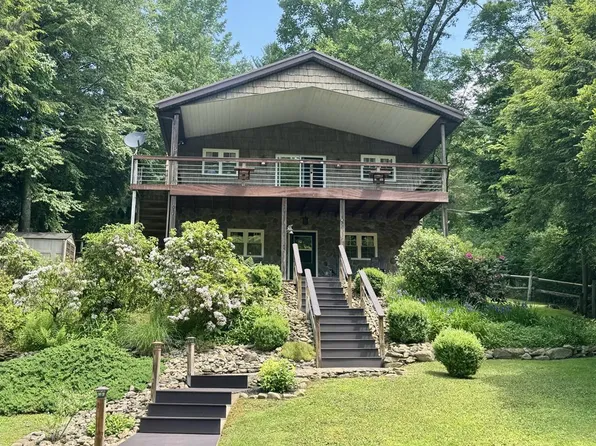 313 Ahrensville Rd, Oil City, PA 16301