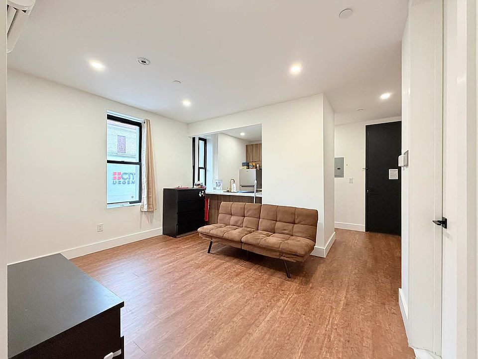 1st image of 5102 5th Ave #201