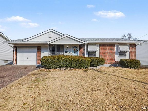 2nd image of 915 Shamrock Dr
