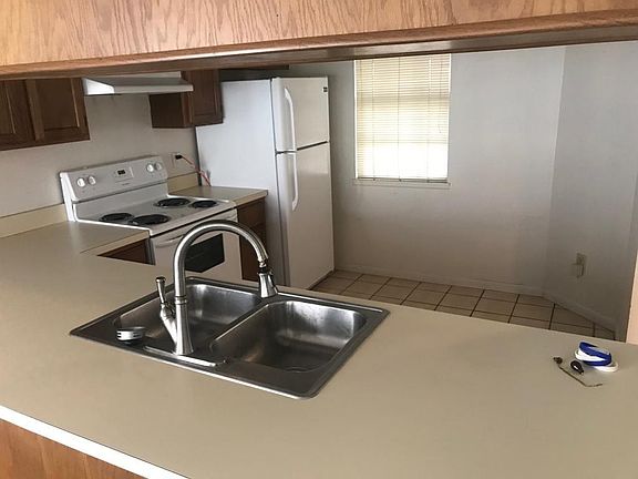 4th image of 6908 Lakeview Ct