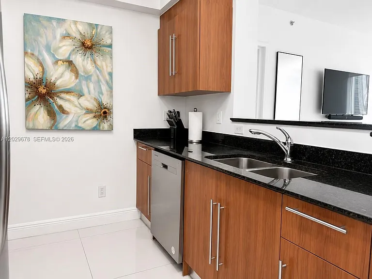 325 Biscayne Blvd #717 — Photo 7
