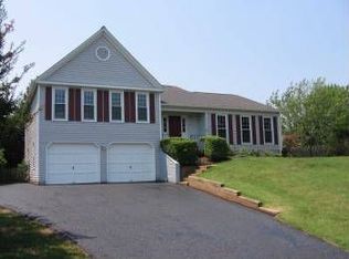 14530 Oak Cluster Dr, Centreville, VA 20120