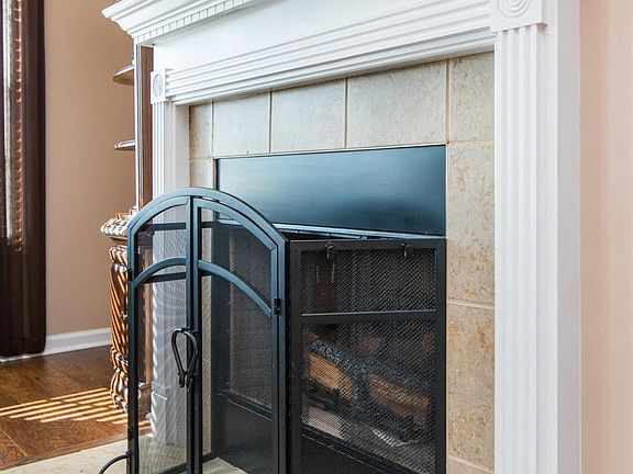 5th image of 172 Kensington Pl