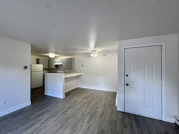 3rd image of 4501 Boardwalk Dr Building K-k-116