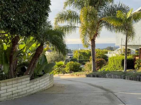 1687 Burgundy Rd Unit A, Encinitas, CA 92024