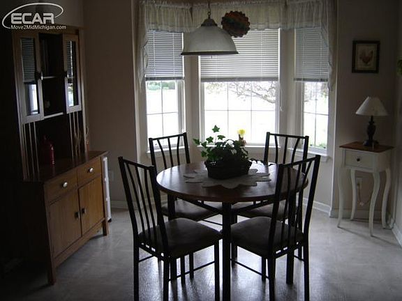 4th image of 5223 Sandalwood Cir