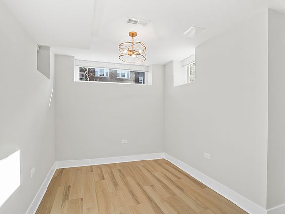 5th image of 4908 N Rockwell St #G