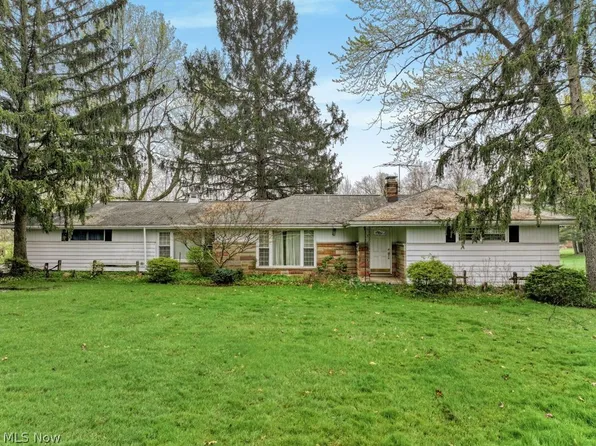 9325 Stafford Rd, Chagrin Falls, OH 44023