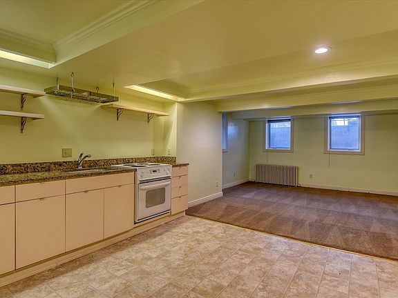 3rd image of 2425 W Pacific Ave Unit 4