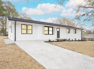 4535 Ridgeview Dr, Powder Springs, GA 30127