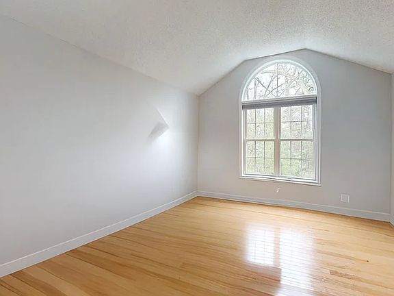2nd image of 6 Knollwood Ct #8