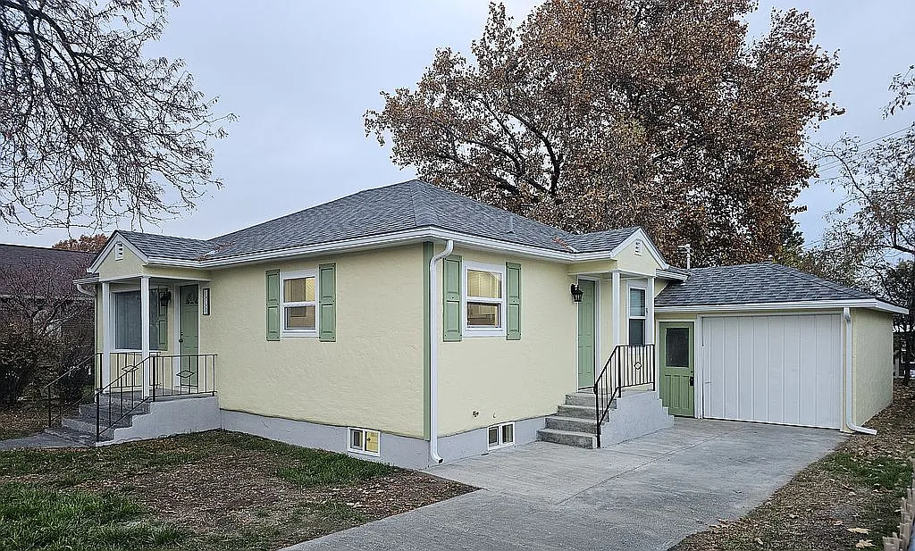 110 Orchard Ave photo 1