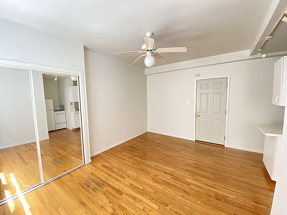 3rd image of 5957-59 N Kenmore Ave #406