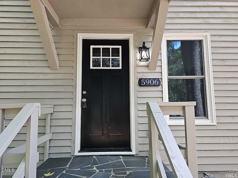 5906 Applewood Ln — Photo 12