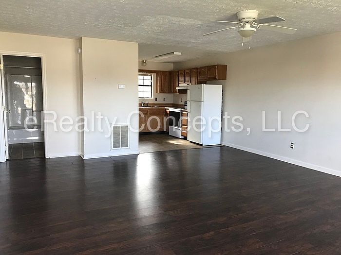 2nd image of 125 Stonetree Dr