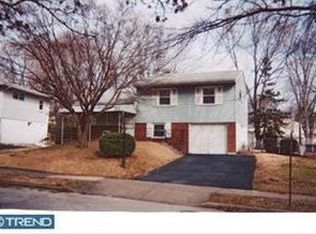 613 Wynnbrook Rd, Secane, PA 19018