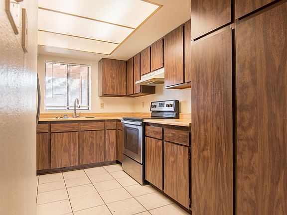 2nd image of 10828 N Biltmore Dr APT 231