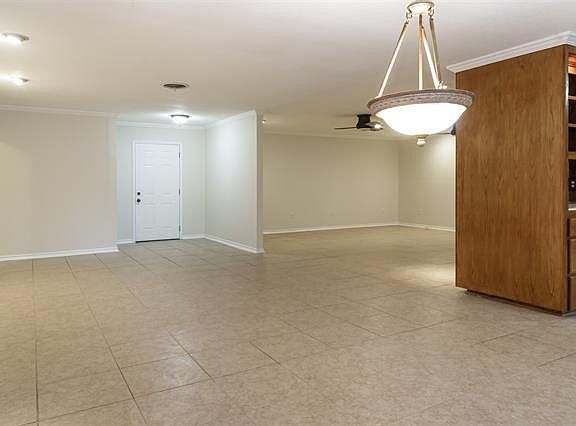 5th image of 4206 Bradley Cir