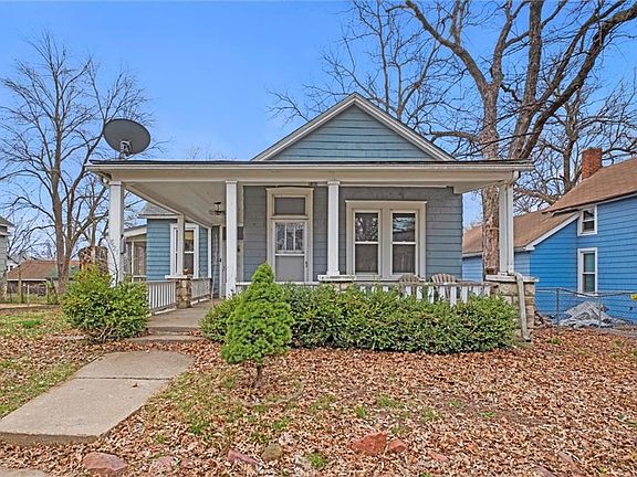 821 Pottawatomie St, Leavenworth, KS 66048 | Zillow