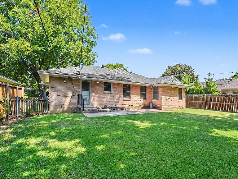 10028 San Lorenzo Dr — Photo 22