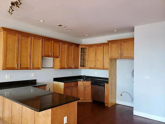 3rd image of 5720 W Grand Ave APT 3R