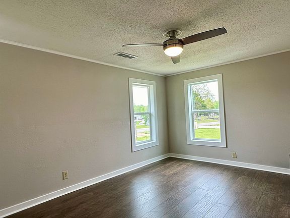 3rd image of 540 Circle Hill Dr