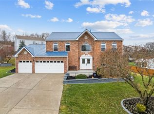 449 Shelbourne Dr, Pittsburgh, PA 15239