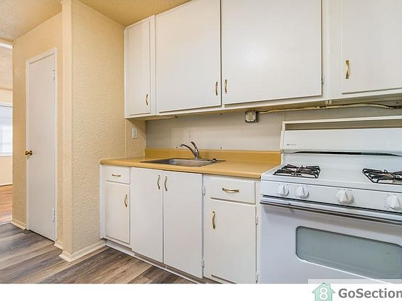 3rd image of 2712 Duncan Dr Unit B
