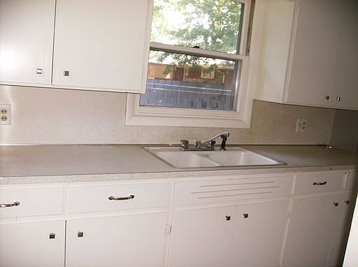 4th image of 5620 40th Ave