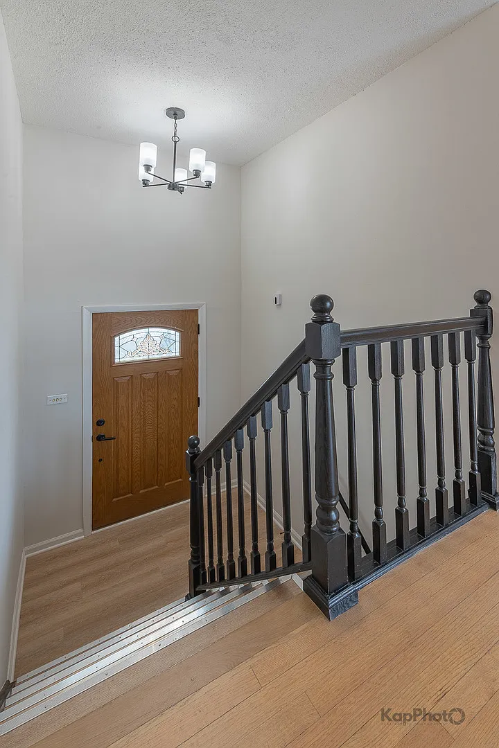 3 bed, 1.5 bath, $2,800 — Photo 3