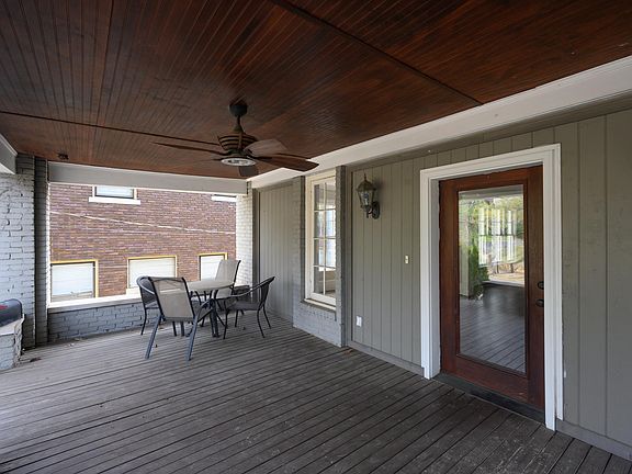 5th image of 2810 Rhodes Cir S