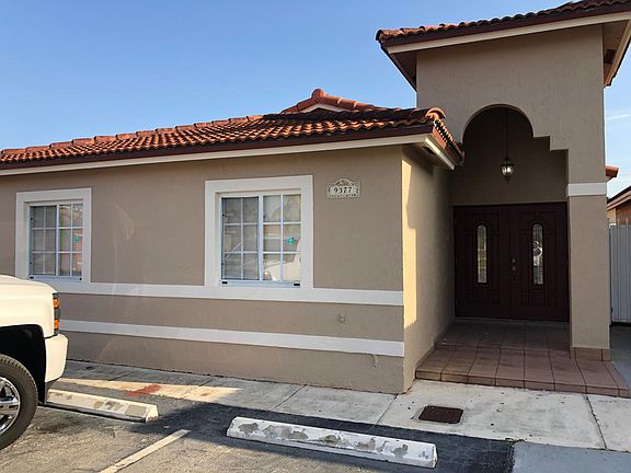 3rd image of 9377 NW 121st Ter