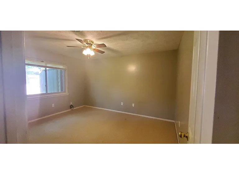1012 Sweetwater Cir #1012 — Photo 3