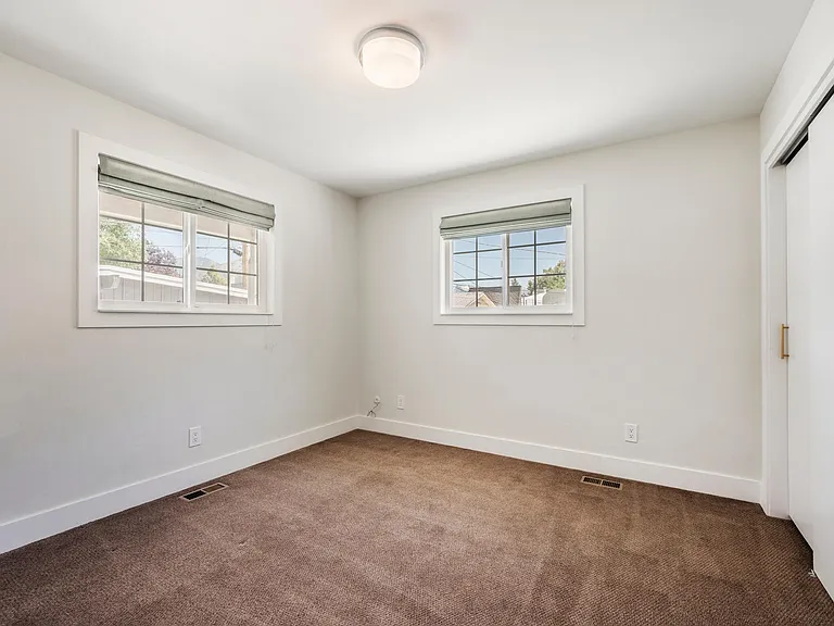 2545 S Filmore St E — Photo 16