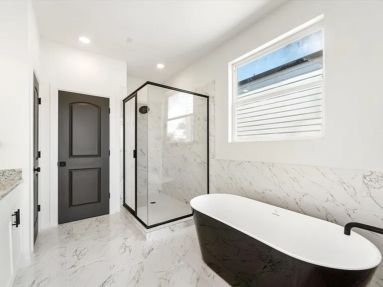 4309 Larkspur St — Photo 10
