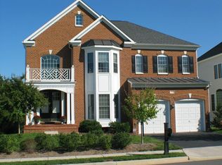 25754 S Village Dr, Chantilly, VA 20152
