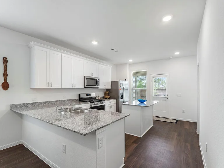 14483 Cedar Ledge Ln — Photo 8