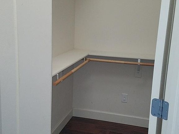 4th image of 5722 Meadow Park Dr