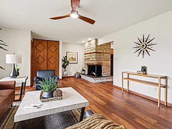 4th image of 301 Woodland Dr
