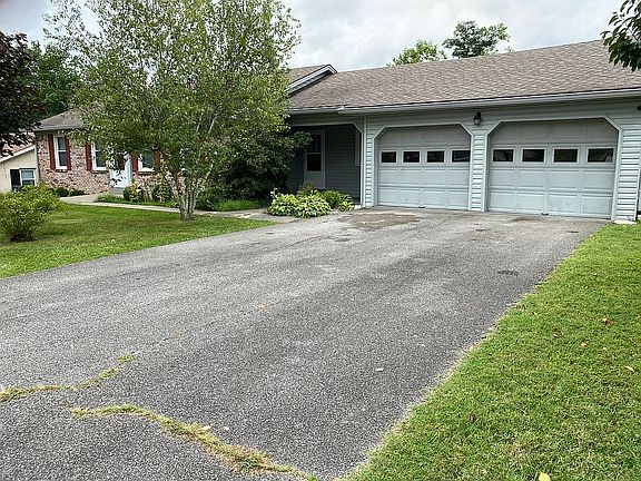 2nd image of 131 Frankie Dr