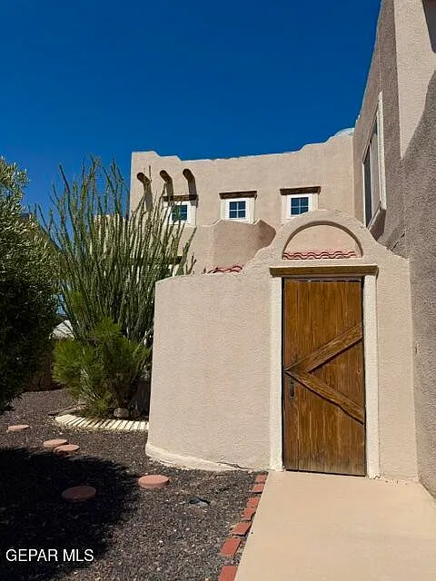 3 bed, 2.5 bath, 1677 sqft, $1,895 — Photo 3