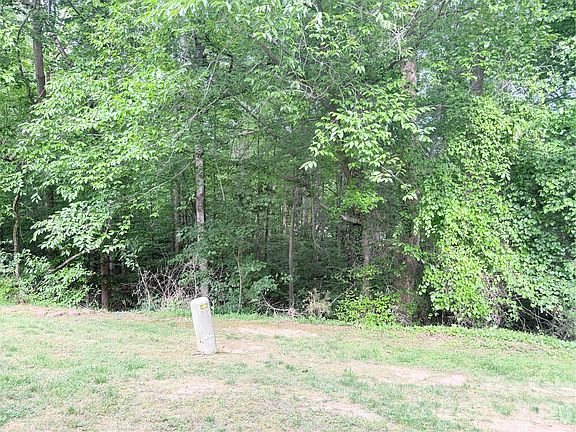 5th image of 381 James Ct #11